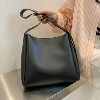 Големи Черни Торби на Рамо за Жени, Качествена Мека Кожена Чанта-Тоут, Нова Чанта с Голям Капацитет, Дамски Ежедневни Универсална Чанта-Купувач